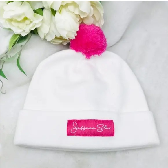 Jeffree Star Beanie Toque Pom Pom Winter Hat Pink Logo in Ivory Winter Cap - NEW - Picture 1 of 6